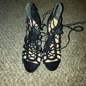 SHOE Dazzle black lace up pumps size 9.5